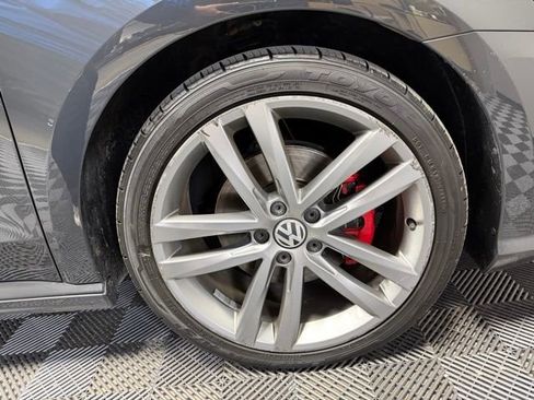 Used 2018 Volkswagen Passat 2.0T R-Line image 38