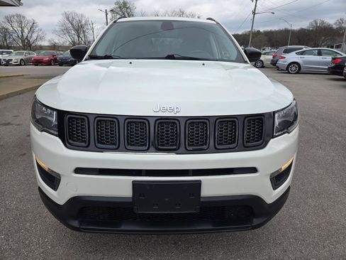 Used 2019 Jeep Compass Latitude w/ Popular Equipment Group AWD/4WD image 2