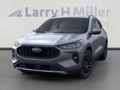 New 2026 Ford Escape SE w/ Class II Trailer Tow Package image 2