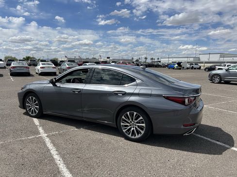 Used 2019 Lexus ES 350 w/ Premium Package image 3