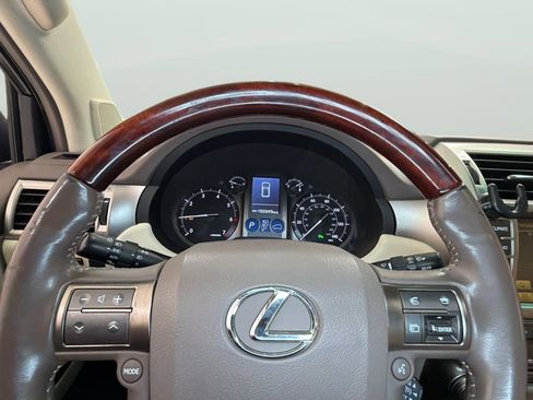 Used 2011 Lexus GX 460 w/ Comfort Plus Pkg image 29