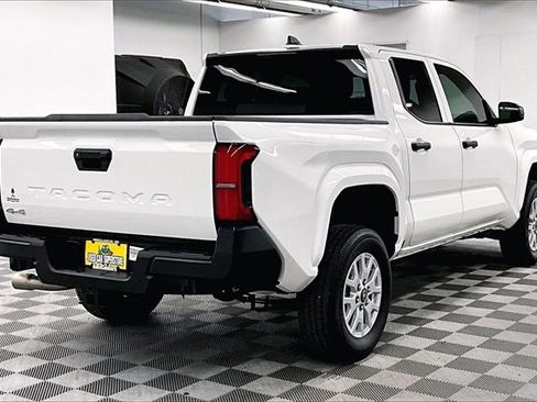 Used 2024 Toyota Tacoma SR image 11