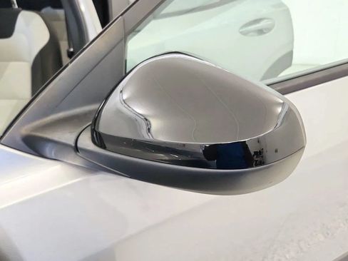 Used 2024 Chevrolet Trax RS w/ Sunroof Package FWD image 38