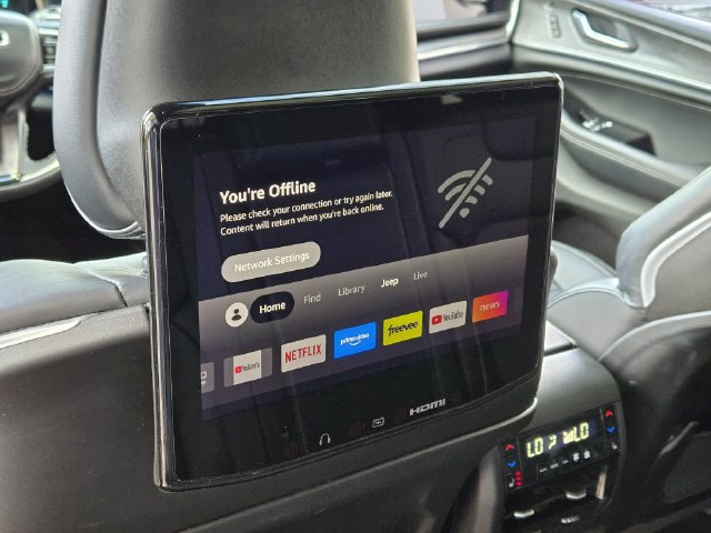 Used 2023 Jeep Grand Cherokee Overland w/ Advanced Protech Group III AWD/4WD image 35