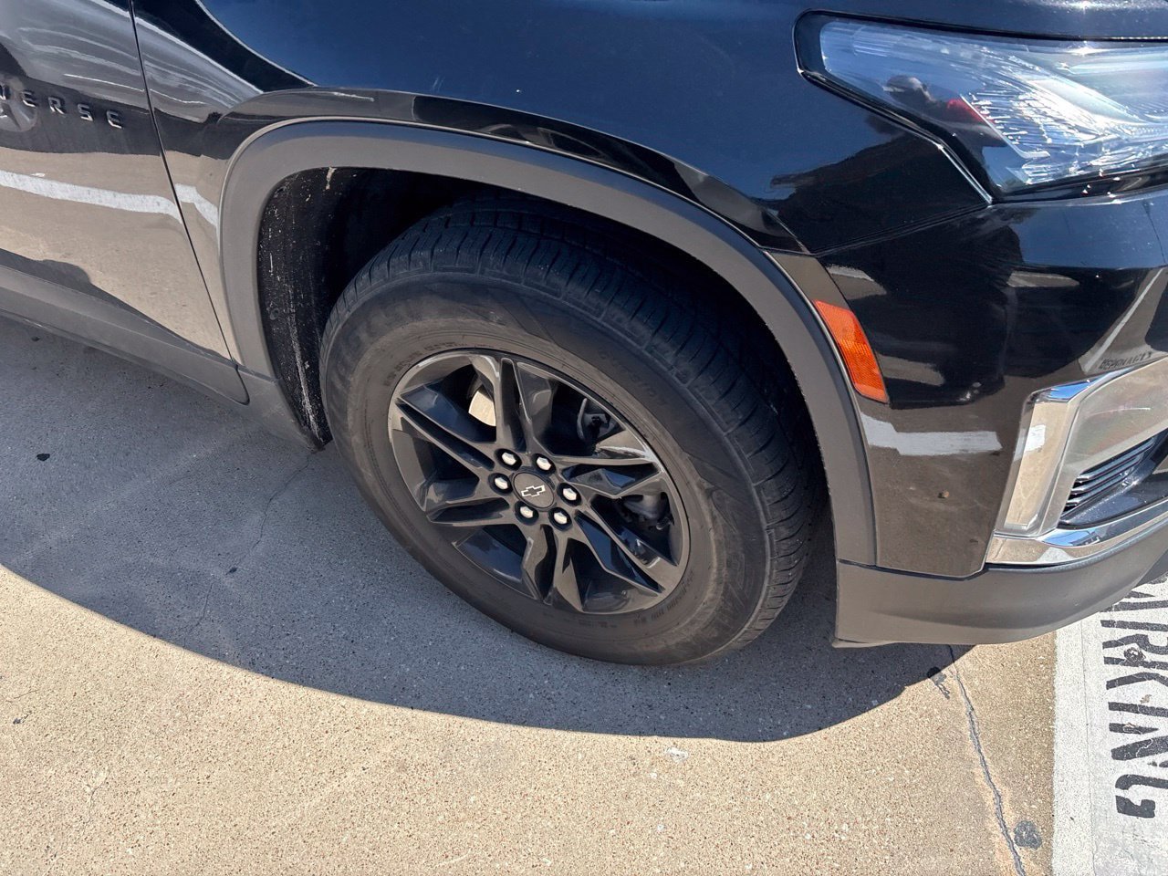 Used 2023 Chevrolet Traverse LT FWD image 5