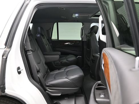 Used 2020 Cadillac Escalade Premium Luxury AWD/4WD image 12