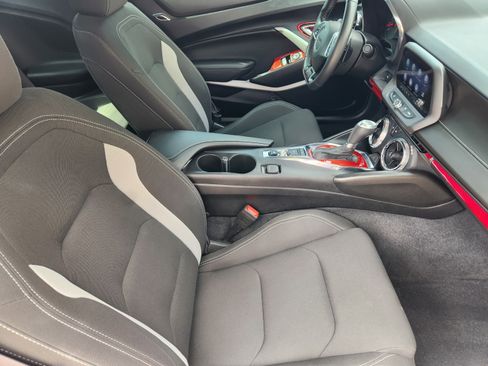 Used 2020 Chevrolet Camaro SS RWD image 7