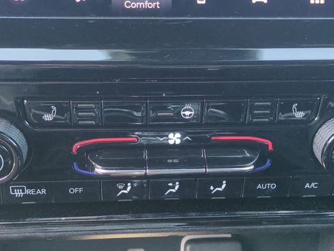 Used 2022 Jeep Grand Cherokee Altitude image 26