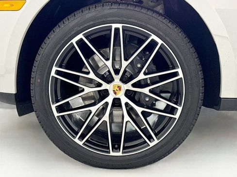 New 2025 Porsche Macan image 33