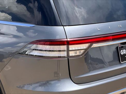 Used 2022 Lincoln Aviator Reserve w/ Elements Package Plus RWD image 29