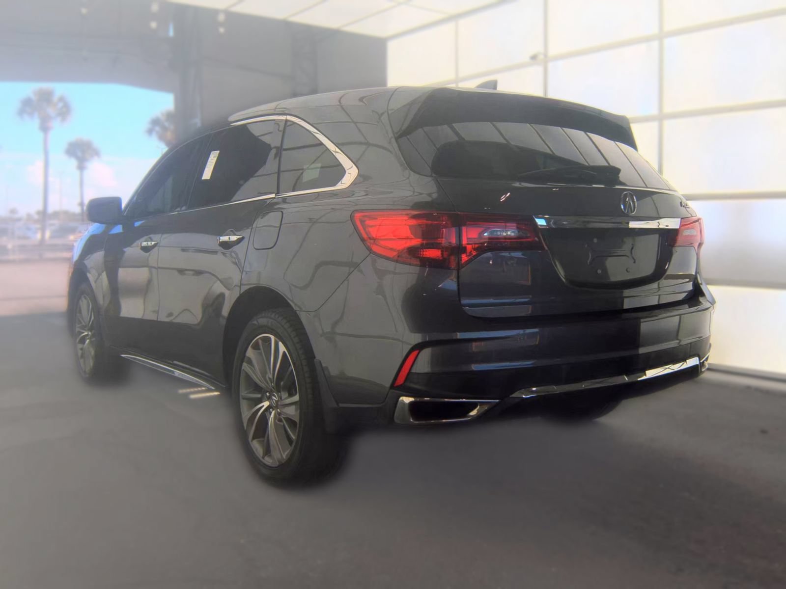Used 2017 Acura MDX w/ Technology Package FWD image 2