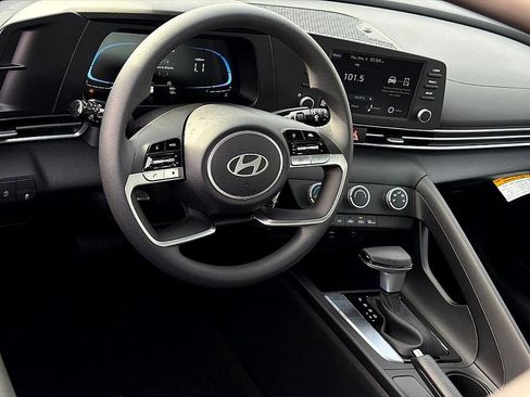 New 2026 Hyundai Elantra SE image 6