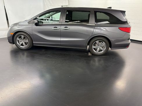 Used 2024 Honda Odyssey EX image 2