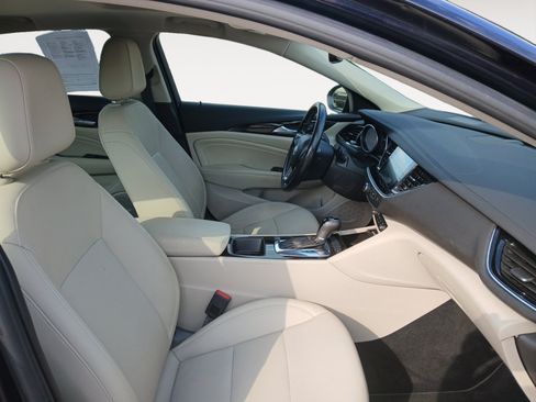 Used 2018 Buick Regal Essence w/ Driver Confidence Package #1 FWD image 15