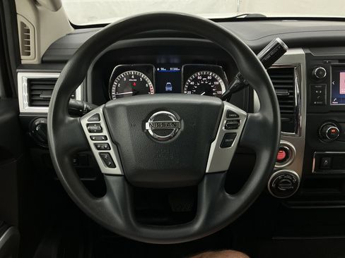 Used 2019 Nissan Titan SV AWD/4WD image 30