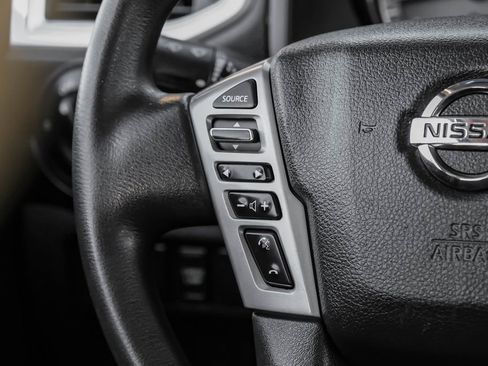 Used 2017 Nissan Titan SV image 16