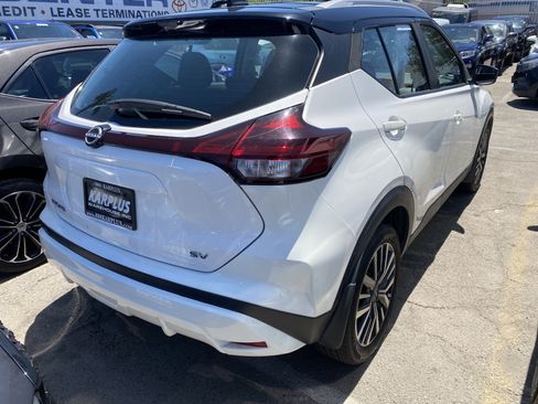 Used 2023 Nissan Kicks SV FWD image 9