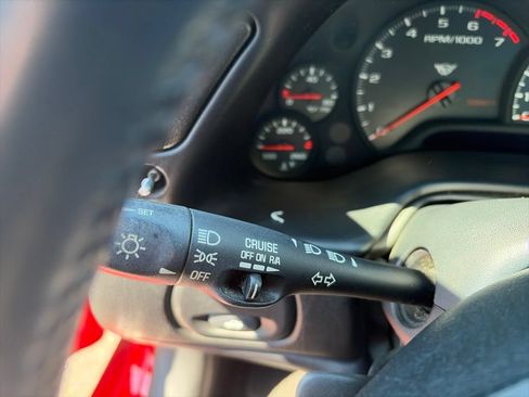 Used 1999 Chevrolet Corvette Coupe RWD image 16