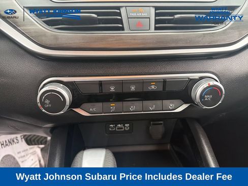 Used 2024 Nissan Altima 2.5 SV FWD image 25