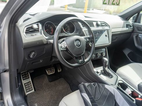 Used 2021 Volkswagen Tiguan SE R-Line FWD image 16