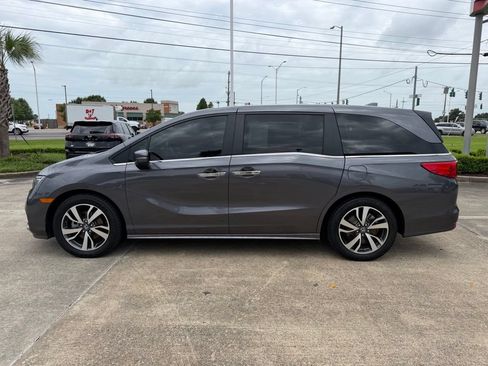 Used 2021 Honda Odyssey Touring image 2
