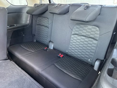 Used 2022 Nissan Pathfinder SV image 14