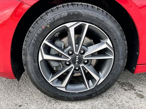Used 2024 Kia Forte LXS FWD image 9