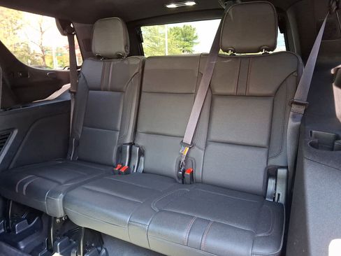 Used 2022 Chevrolet Tahoe RST w/ Luxury Package AWD/4WD image 12