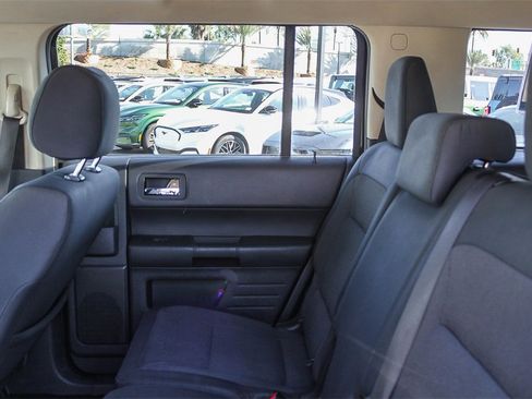 Used 2019 Ford Flex SE image 23