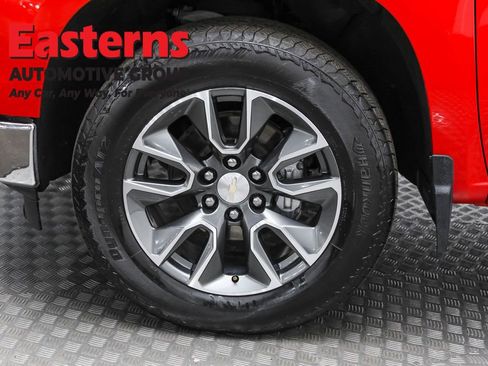 Used 2023 Chevrolet Silverado 1500 LT AWD/4WD image 34