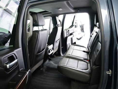 Used 2020 GMC Sierra 1500 SLT image 29