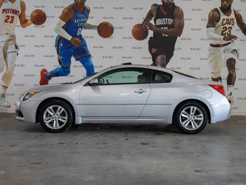 Used 2011 Nissan Altima 2.5 S w/ 2.5S Premium Pkg image 16