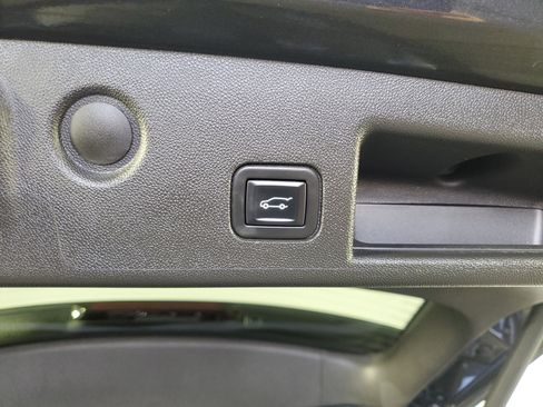 Used 2023 Chevrolet Equinox LT w/ Driver Convenience Package AWD/4WD image 28