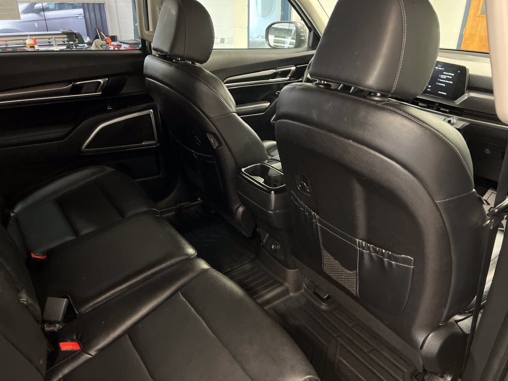 Used 2023 Kia Telluride LX AWD/4WD image 40