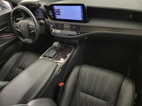 Used 2022 Lexus LS 500 AWD w/ Luxury Package image 38