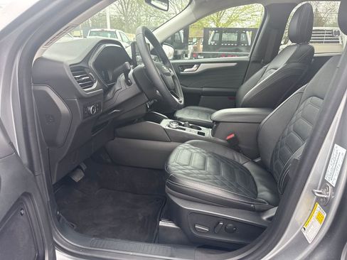 Used 2024 Ford Escape Platinum w/ Premium Technology Package image 23