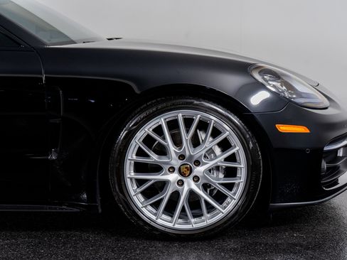 Used 2022 Porsche Panamera 4 Platinum Edition image 5