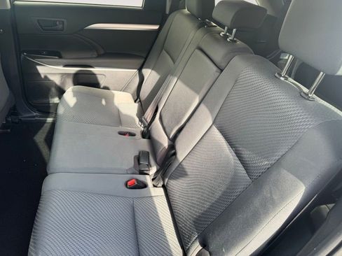 Certified 2019 Toyota Highlander LE AWD/4WD image 8
