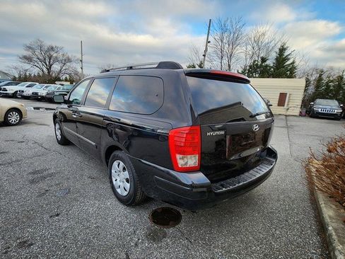Used 2007 Hyundai Entourage GLS image 5
