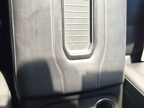 Used 2022 Chevrolet Tahoe Z71 w/ Z71 Off-Road Package image 39