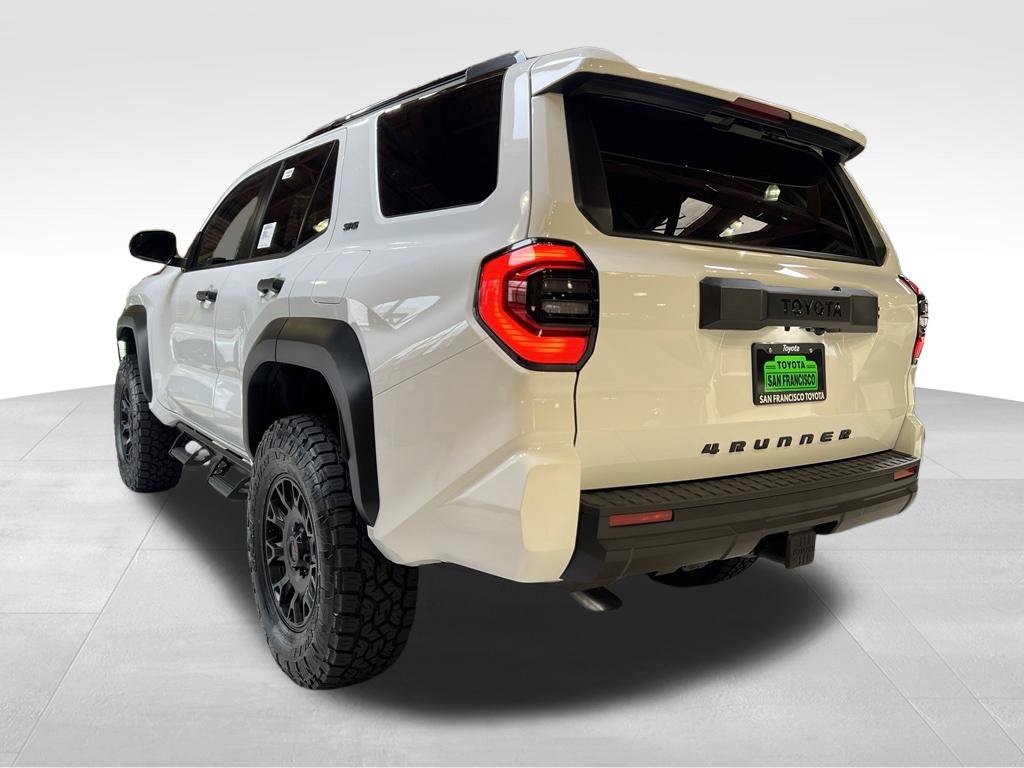 New 2026 Toyota 4Runner SR5 AWD/4WD image 3
