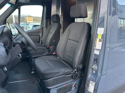 Used 2019 Mercedes-Benz Sprinter 144 image 11