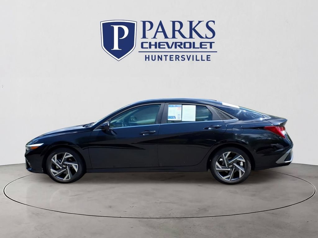 Used 2025 Hyundai Elantra SEL FWD image 29