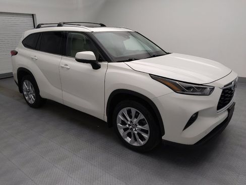 Used 2020 Toyota Highlander Limited image 11