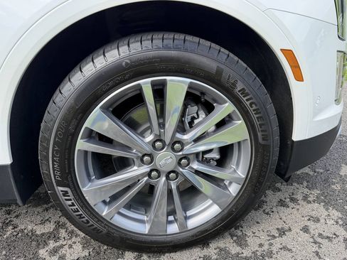 Used 2025 Cadillac XT5 Premium Luxury w/ Technology Package AWD/4WD image 15