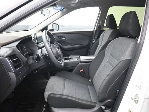 Used 2023 Nissan Rogue SV FWD image 9