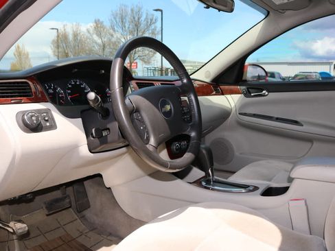 Used 2008 Chevrolet Impala LT FWD image 7