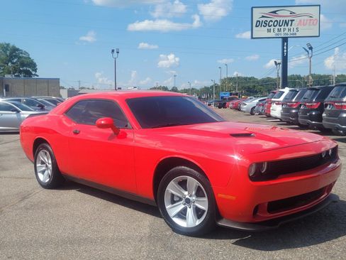 Used 2023 Dodge Challenger SXT RWD image 7