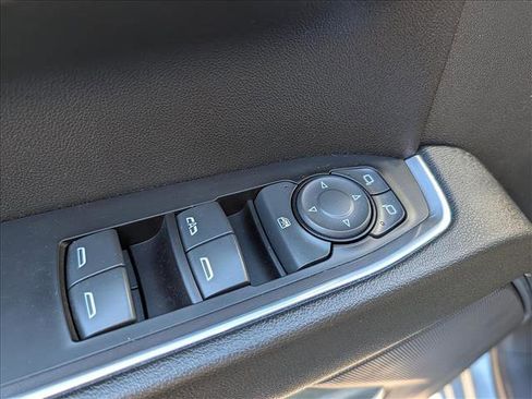 Used 2023 Chevrolet Silverado 1500 LT w/ Convenience Package II image 32