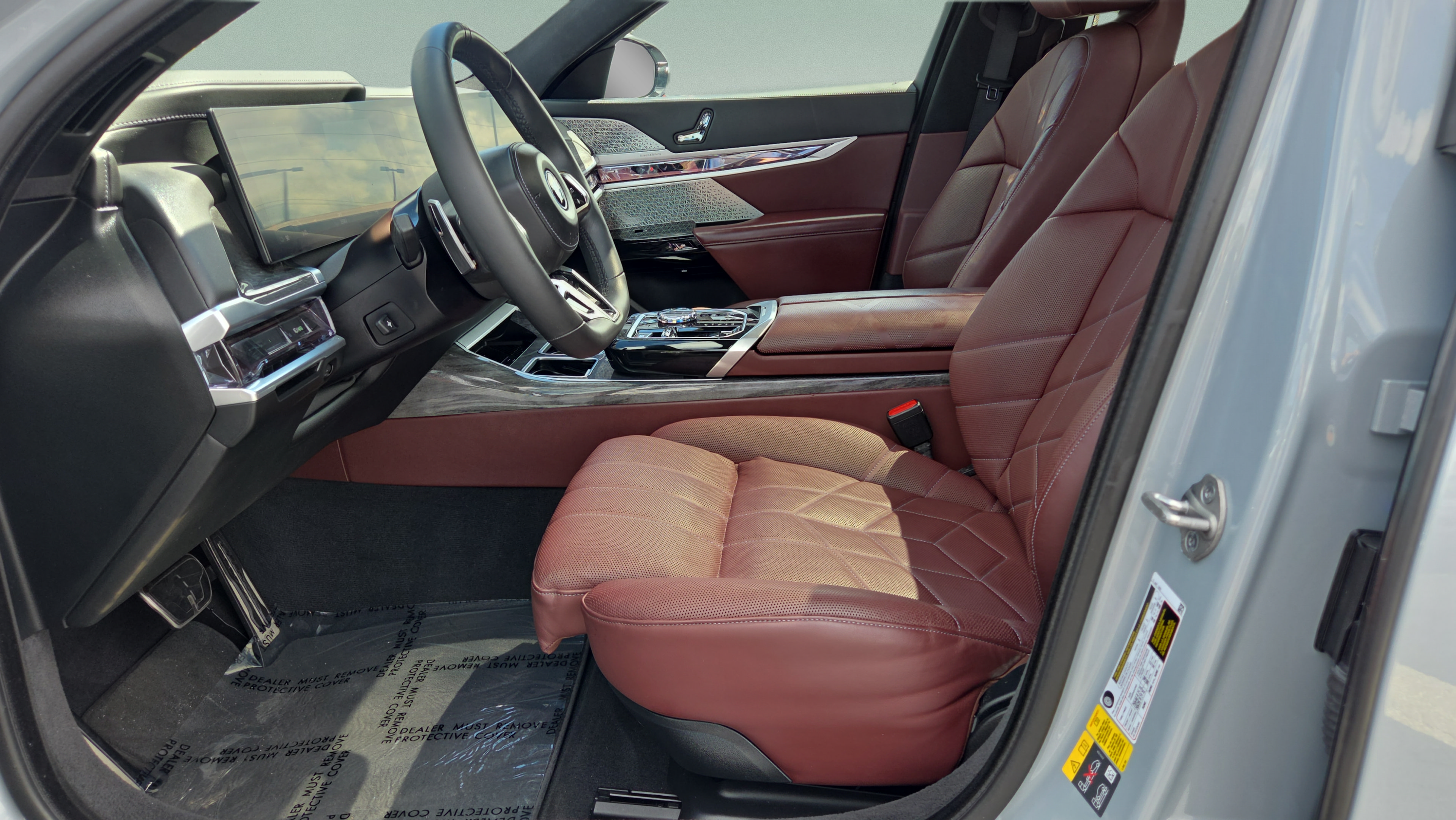 Certified 2023 BMW i7 xDrive60 AWD/4WD image 9
